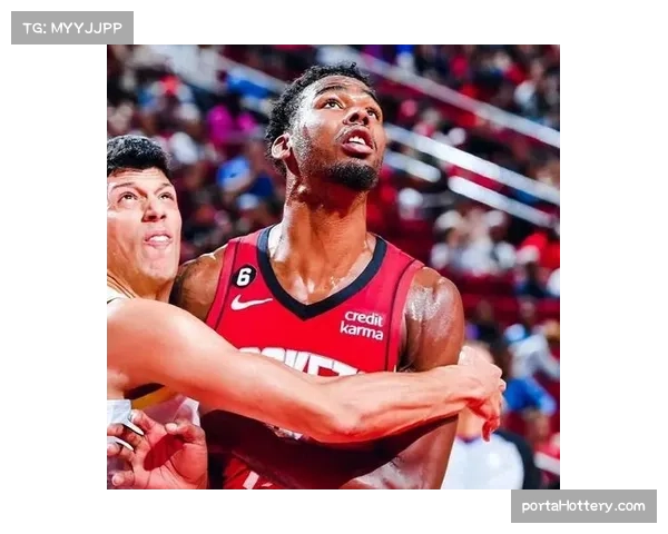 火箭112-106爆冷击败西部第一雷霆，伊森三分5中5砍赛季新高26分